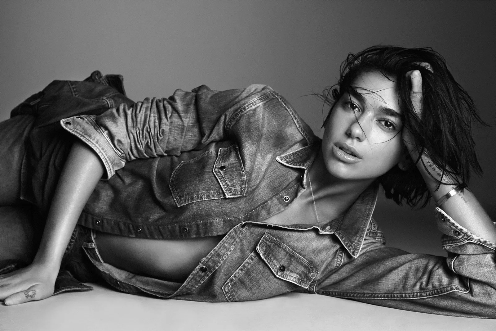 Dua Lipa - Collaboration - Marque Pepe Jeans