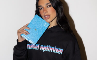 Dua Lipa, fondatrice de Service 95 & Service 95 Book Club