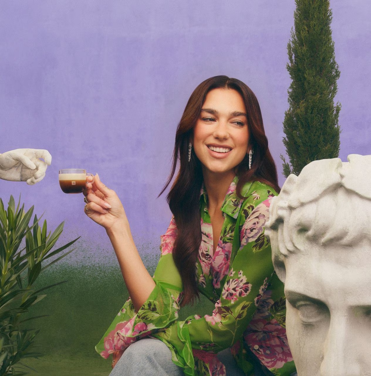 Dua Lipa - Nespresso - Campagne Vertuo World