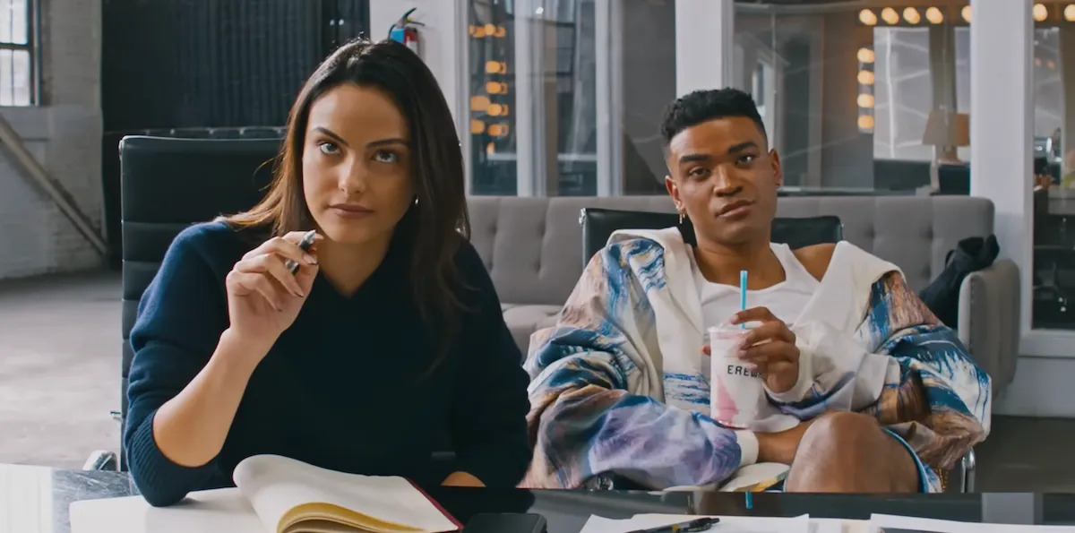 Camila Mendes - Film - Idiotka