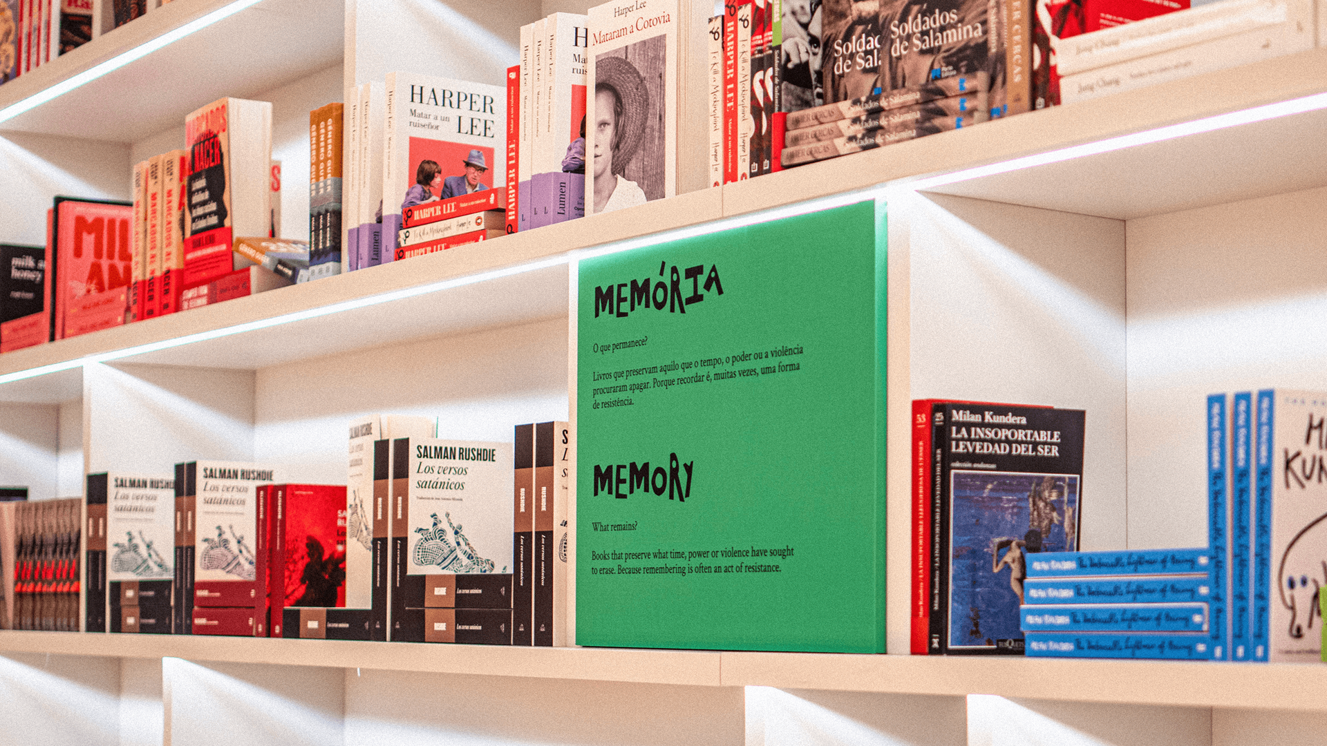 Manifesto Library - Livraria Lello - Bibliothèque de livres interdits - Service95 Book Club